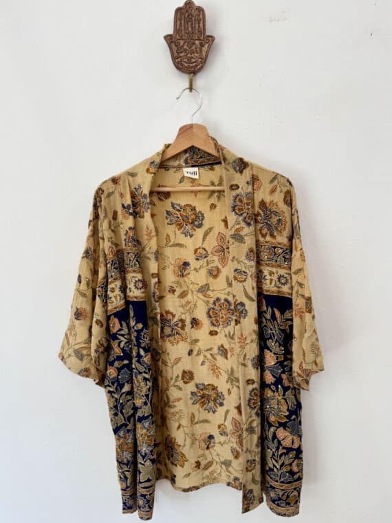 Short Silk Embroidered Kimono N.08